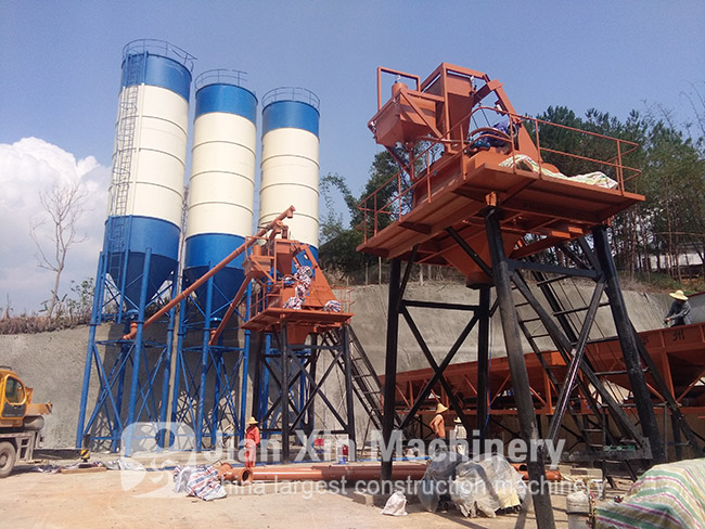 Double 50 concrete mixing plant, made by zhengzhou jianxin machinery, works in yunnan, China.