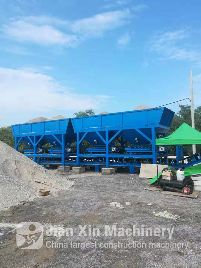 Jianxin Machinery 500T stabilized soil mixing plant works in Myanmar.